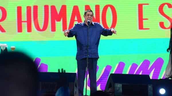 Koka Zeca Pagodinho Comemora 40 Anos De Carreira Show No Rio De