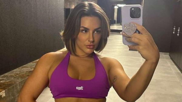 Koka Kéfera Buchmann rebate críticas sobre sua barriga e revela ter