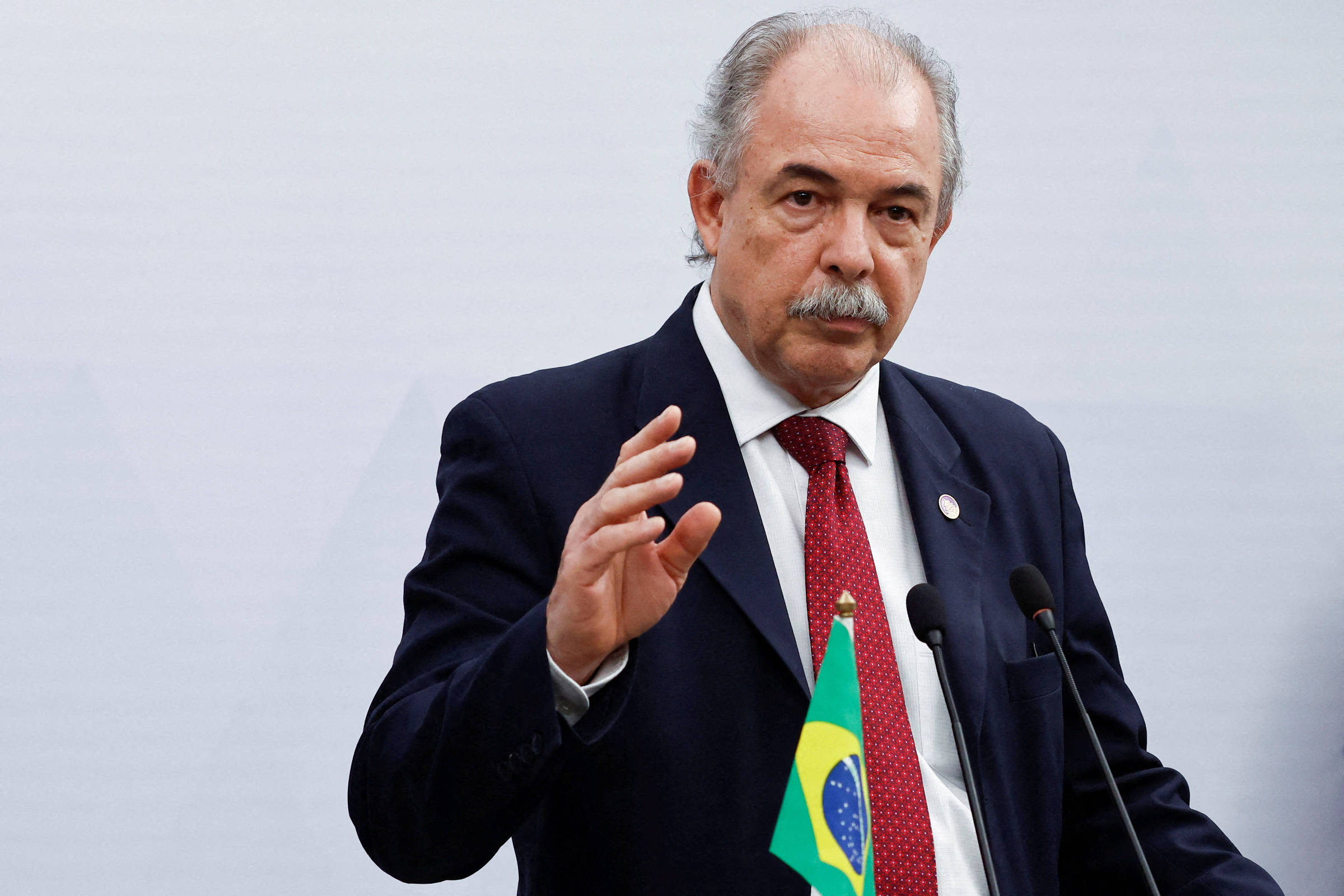 Presidente do BNDES comemora aniversário durante evento no Ceará