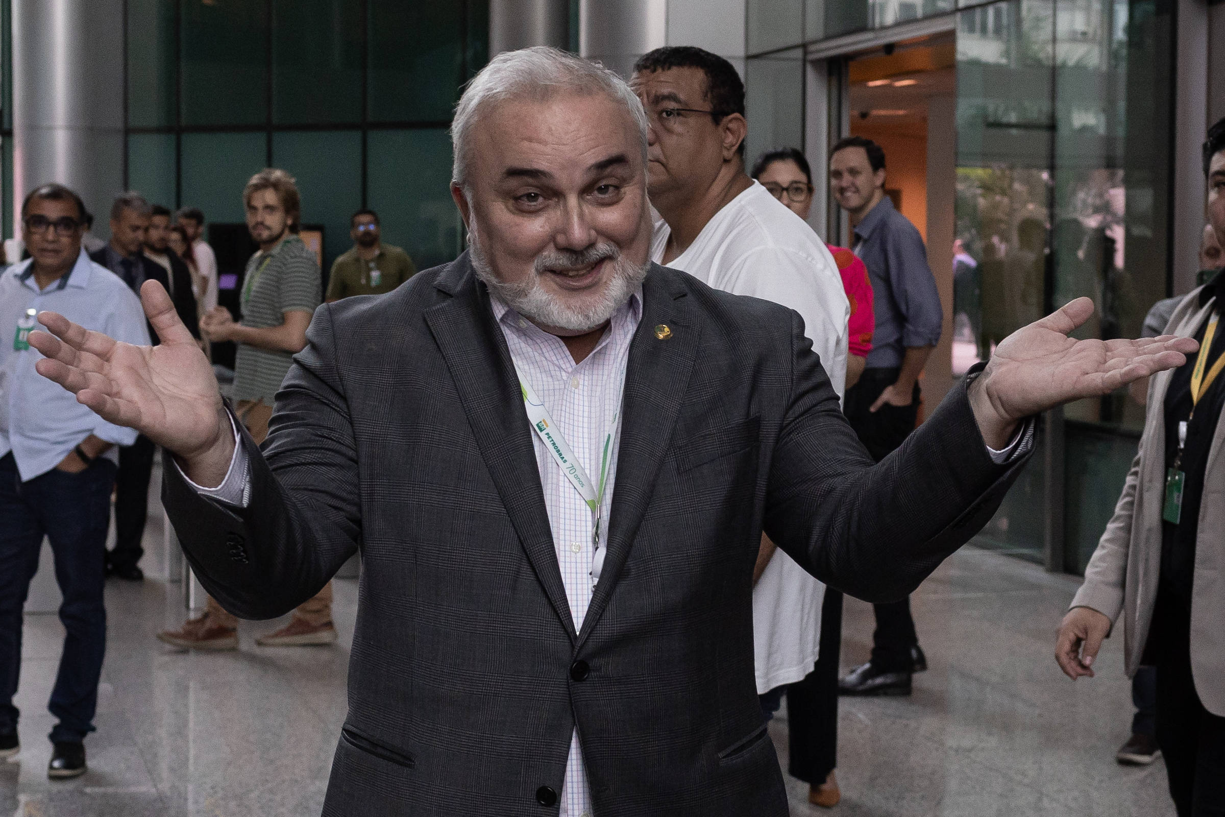 Presidente Lula demite presidente da Petrobras devido a insatisfação com plano de investimentos