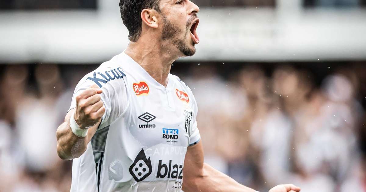 Santos goleia Brusque por 4 a 0 e volta à liderança da Série B