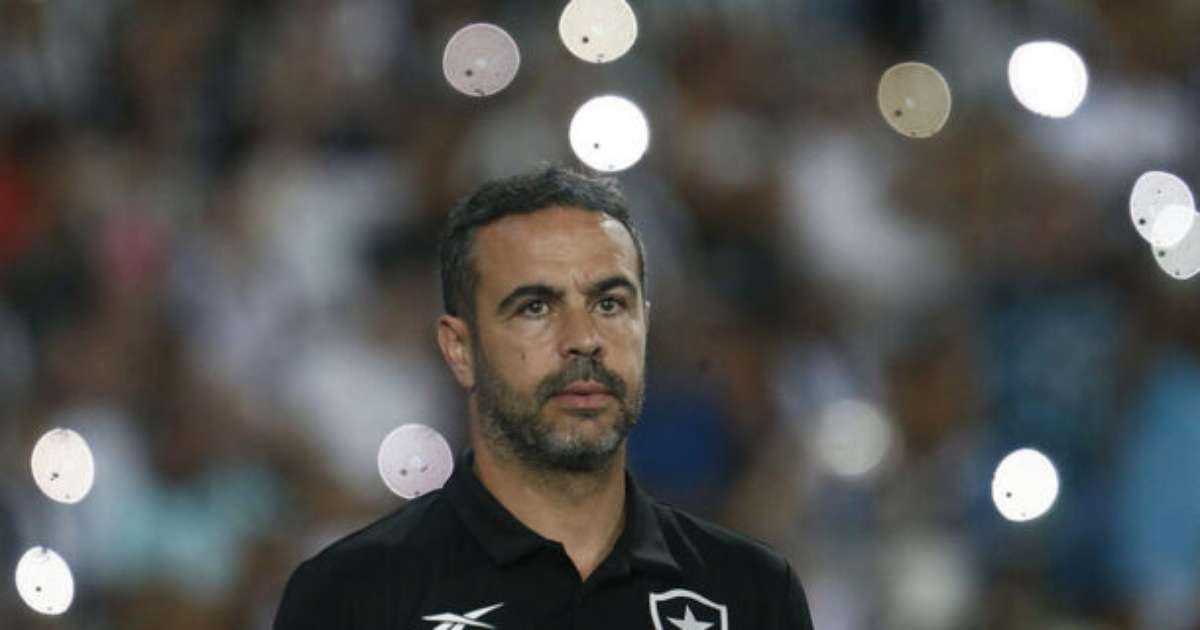 Botafogo: Artur Jorge busca aprimorar estilo durante período sem jogos