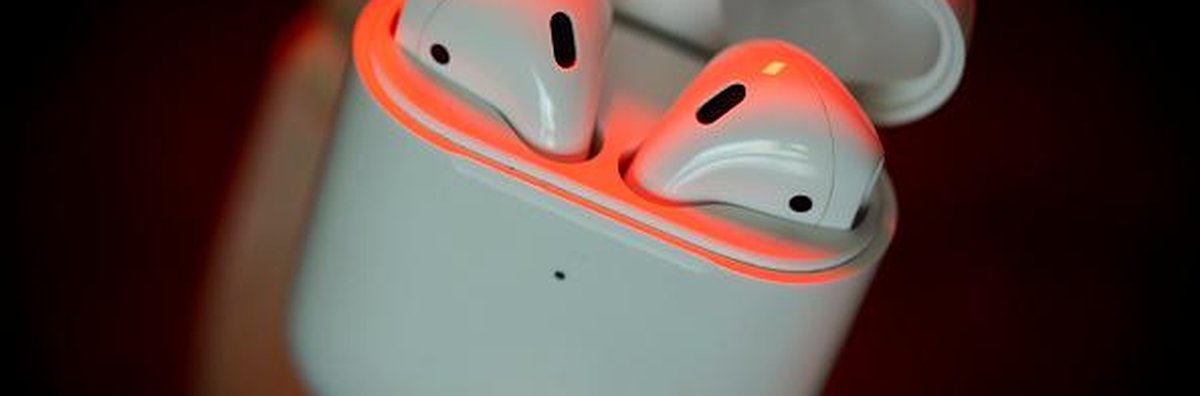Apple pode lançar AirPods com câmeras infravermelhas em 2026