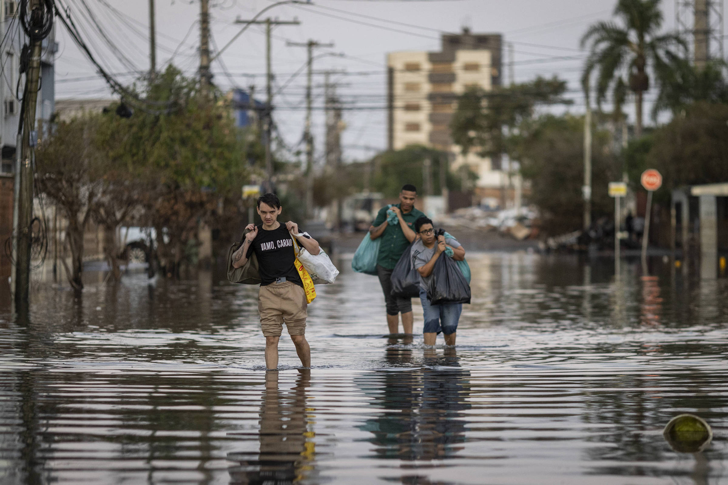 Enchentes no Rio Grande do Sul afetam postos de trabalho