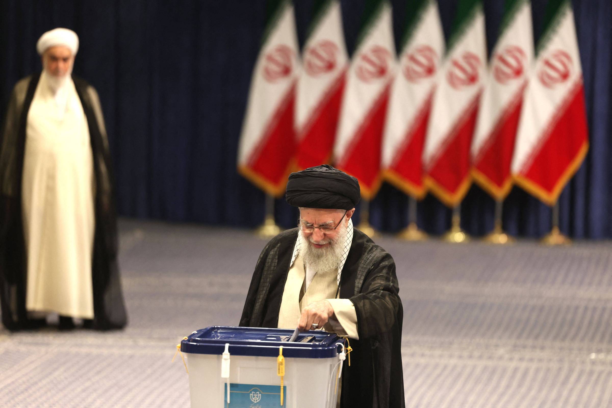Eleições no Irã: segundo turno se aproxima