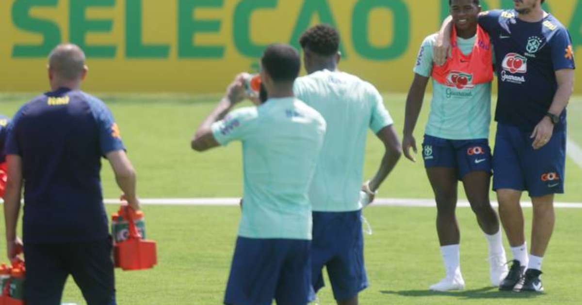 Fernando Diniz indicará os jogadores brasileiros convocados para