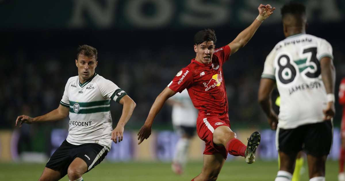 Bragantino vira sobre o Bahia e estreia com vitória no Brasileirão