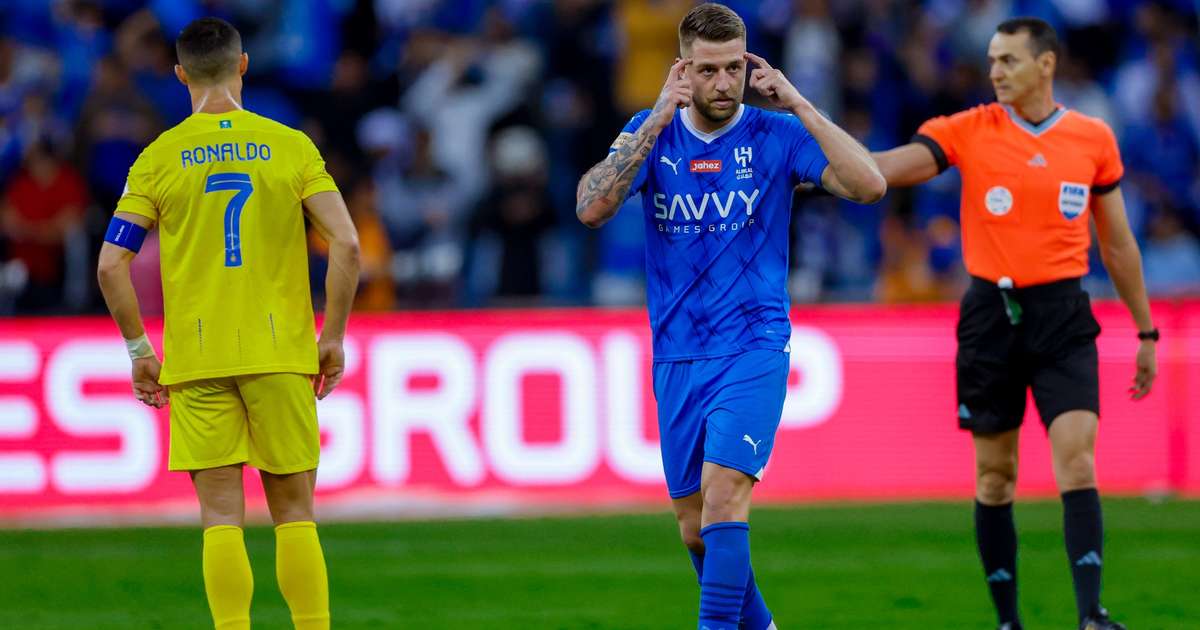 Al Hilal derrota Al Nassr em duelo saudita e chega mais uma vez à