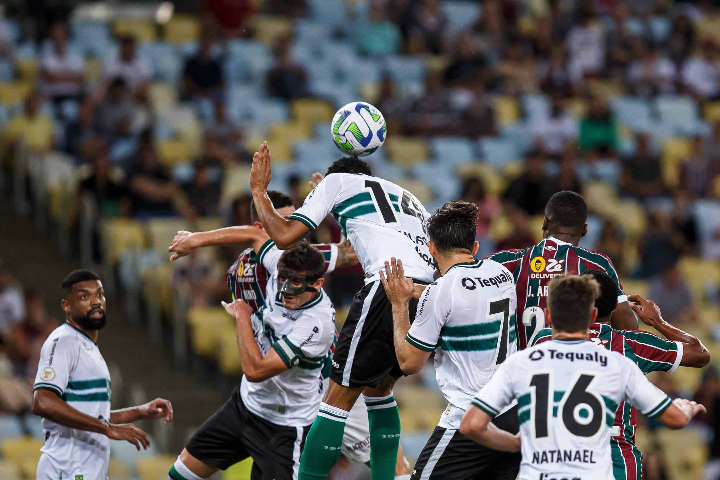 Inter e Flamengo vencem e mantêm acirrada disputa pela liderança do  Brasileirão