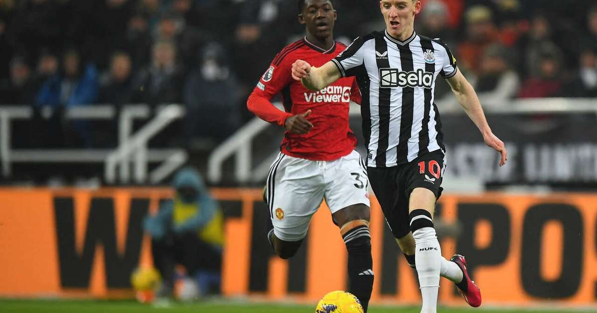 Manchester United vence e goleia o Newcastle em casa com dois de Martial, futebol inglês