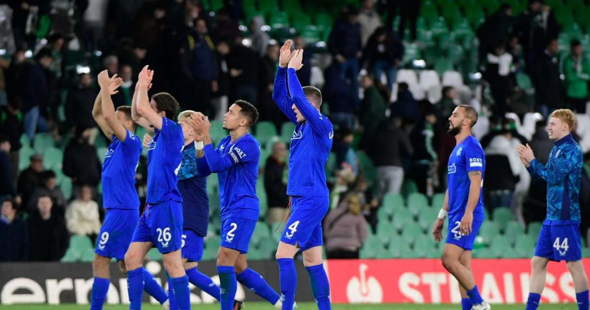 A Fiorentina empatou com o Ferencváros e avançou às oitavas da