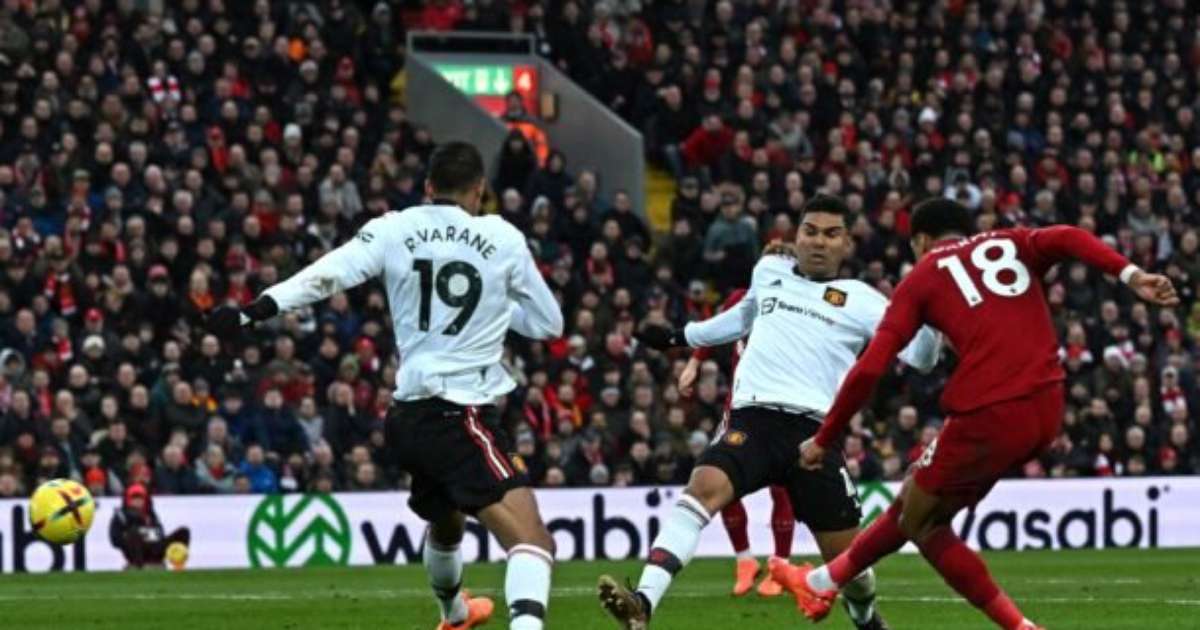 Campeonato Inglês. 17ª rodada. Manchester United segura o empate em Anfield  e Arsenal retoma a liderança 