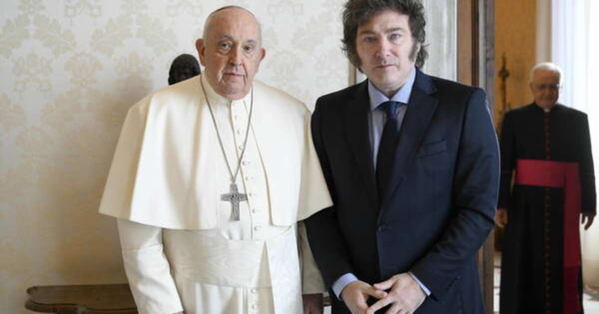 Presidente da Argentina, Javier Milei, discute programa econômico ultraliberal em reunião com o Papa Francisco no Vaticano
