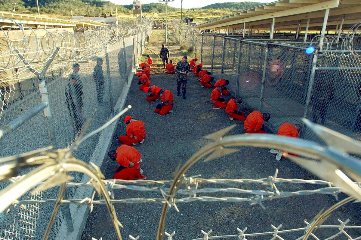 Dr. Stephen Xenakis avalia detentos de Guantánamo
